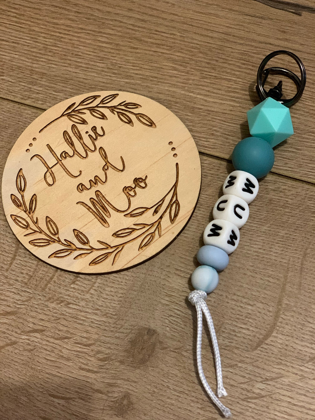 Mum keyring- can be made in any colour