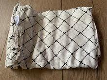 Load image into Gallery viewer, Light weight newborn baby Muslin wraps / blankets - 16 patterns
