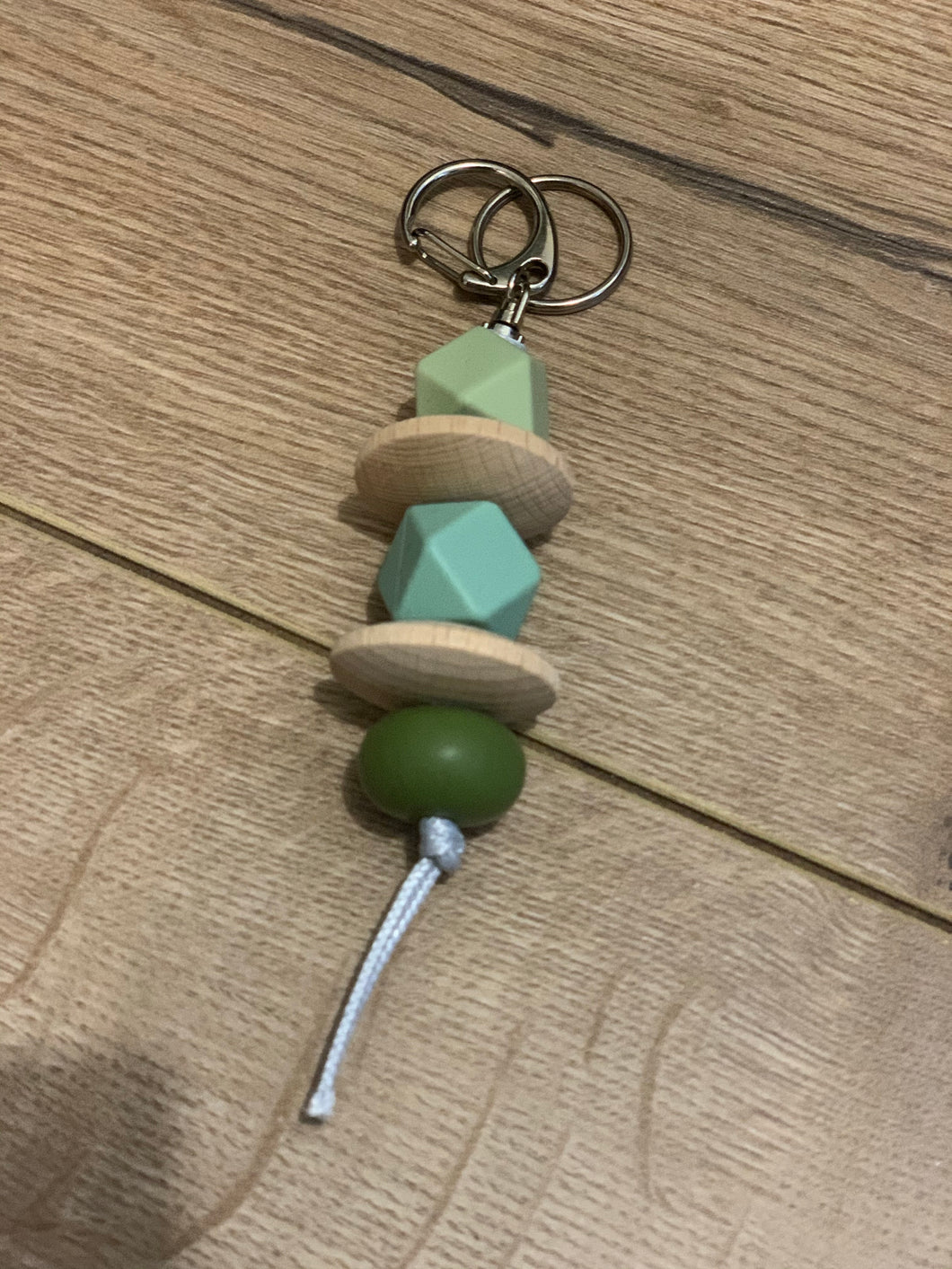 Silicon and wooden bead keyring- green