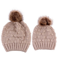 Load image into Gallery viewer, Set of two Mummy and me beanies - 5 different colours
